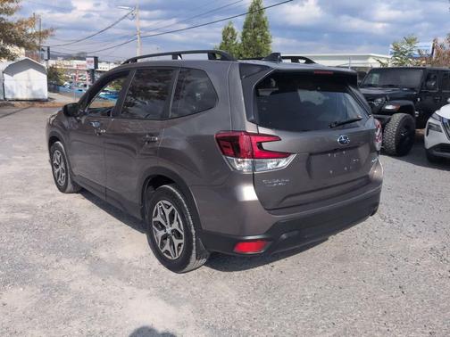 2024 Subaru Forester Premium