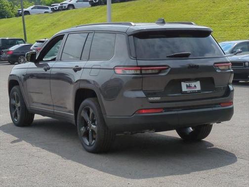 2025 Jeep Grand Cherokee L Laredo
