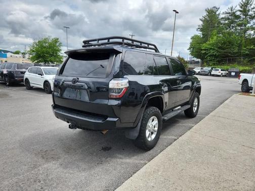 Midnight Black Metallic 2017 Toyota 4Runner SR5