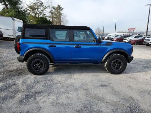 2022 Ford Bronco Base