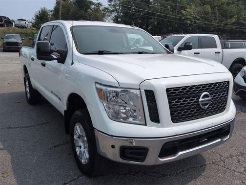 2019 Nissan Titan SV