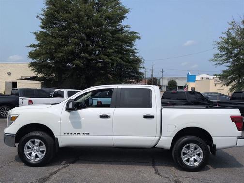 2019 Nissan Titan SV