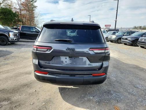 2023 Jeep Grand Cherokee L Laredo