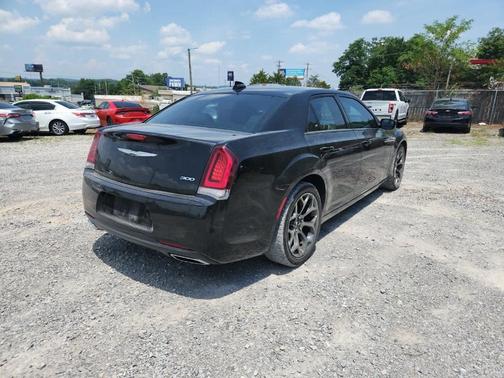 2018 Chrysler 300 Touring