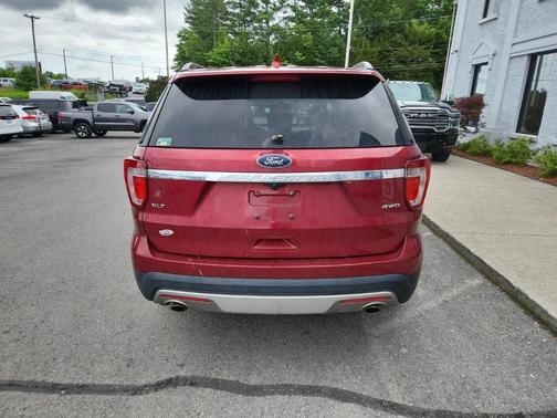 Ruby Red Metallic Tinted Clearcoat 2017 Ford Explorer XLT