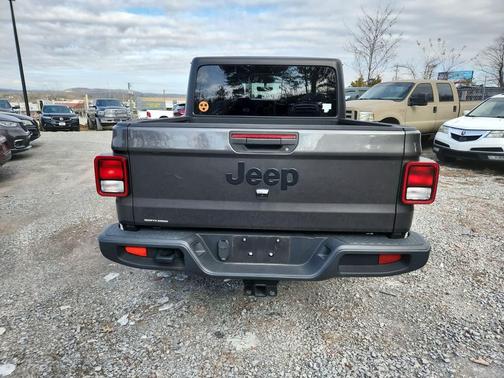 2022 Jeep Gladiator Sport
