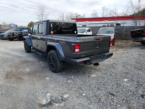 2022 Jeep Gladiator Sport