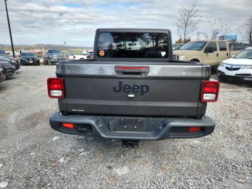 2022 Jeep Gladiator Sport