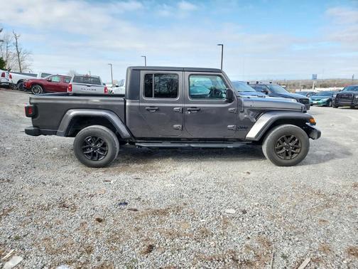 2022 Jeep Gladiator Sport
