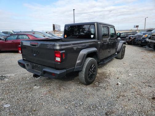 2022 Jeep Gladiator Sport