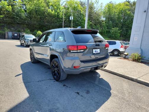 Sting Gray Clearcoat 2021 Jeep Grand Cherokee Laredo X