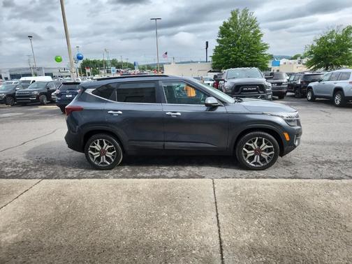 Gravity Gray 2021 Kia Seltos SX
