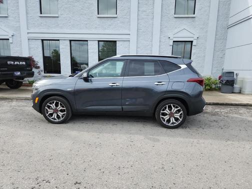 Gravity Gray 2021 Kia Seltos SX
