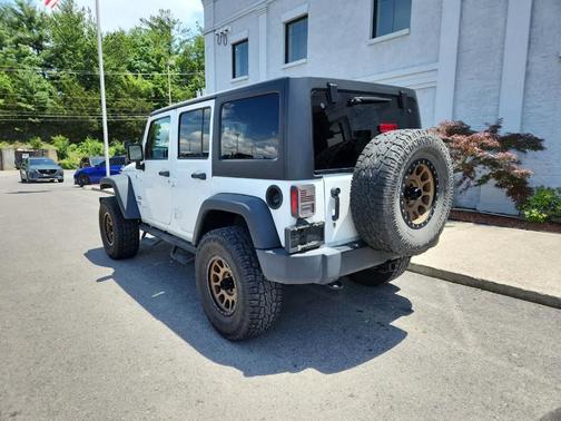 Bright White Clearcoat 2017 Jeep Wrangler Unlimited Sport