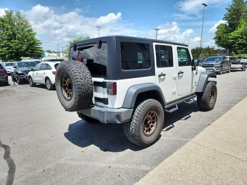 Bright White Clearcoat 2017 Jeep Wrangler Unlimited Sport