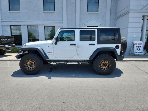 Bright White Clearcoat 2017 Jeep Wrangler Unlimited Sport