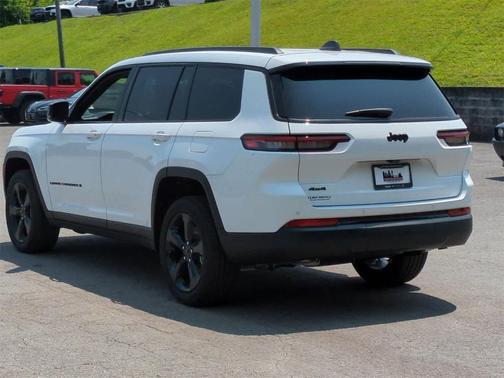 2025 Jeep Grand Cherokee L Laredo