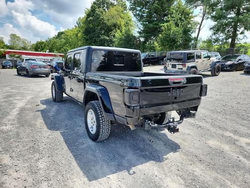 2022 Jeep Gladiator Sport