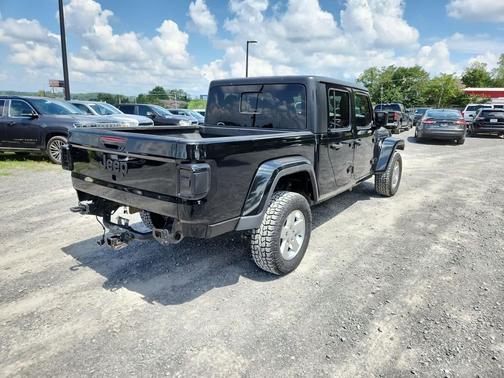 2022 Jeep Gladiator Sport