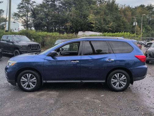 2020 Nissan Pathfinder SL