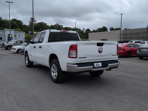 Bright White Clearcoat 2023 RAM 1500 Big Horn