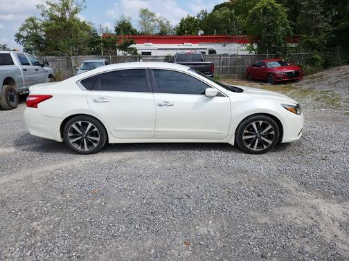 2016 Nissan Altima 2.5 SR