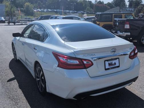 2016 Nissan Altima 2.5 SR