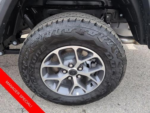 Granite Crystal Clearcoat Metallic 2026 Jeep Gladiator Sport