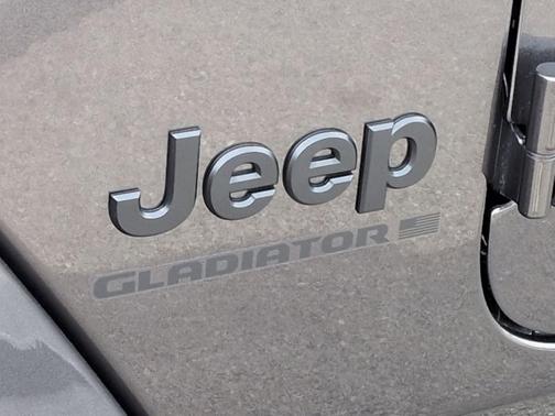 2026 Jeep Gladiator Sport