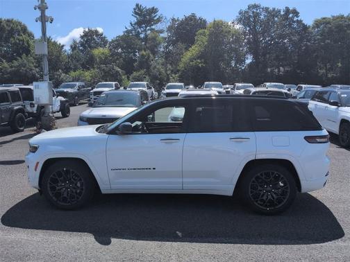 2025 Jeep Grand Cherokee Summit