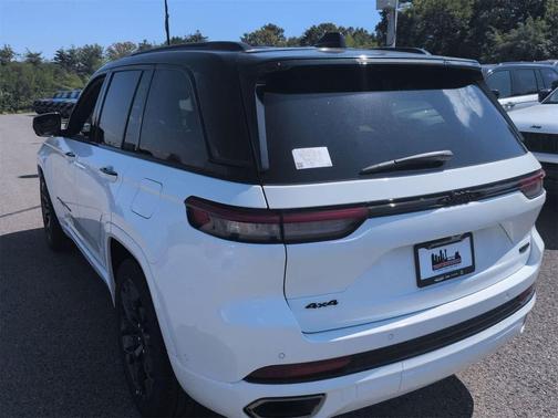 2025 Jeep Grand Cherokee Summit