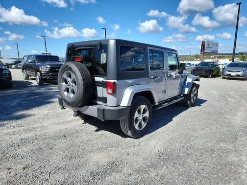 2016 Jeep Wrangler Unlimited Sahara