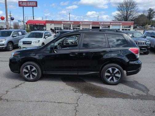 Crystal Black Silica 2018 Subaru Forester 2.5i Premium