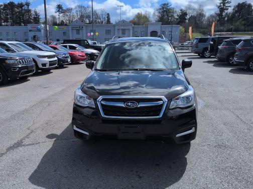 Crystal Black Silica 2018 Subaru Forester 2.5i Premium