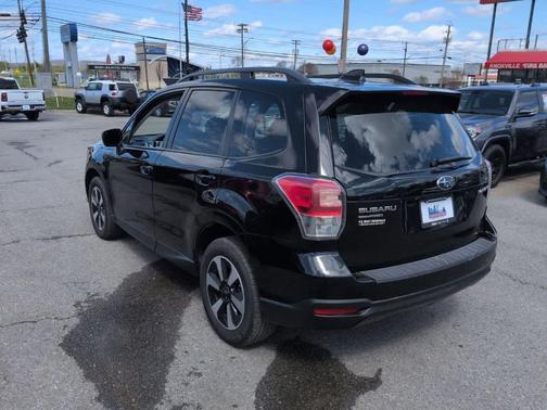 Crystal Black Silica 2018 Subaru Forester 2.5i Premium