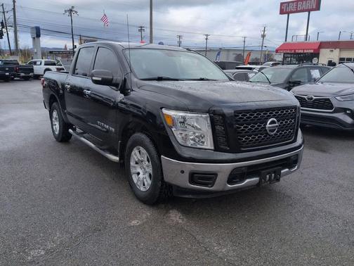 2019 Nissan Titan SV