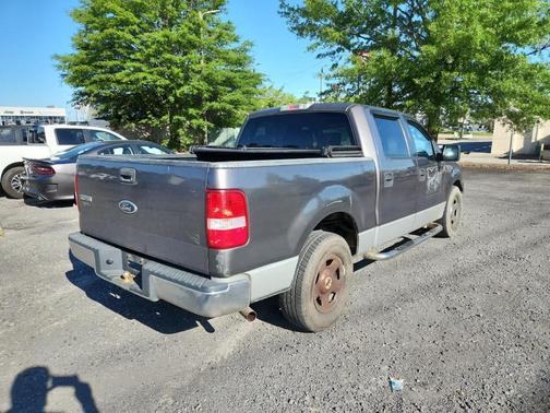 2005 Ford F-150 XLT SuperCrew
