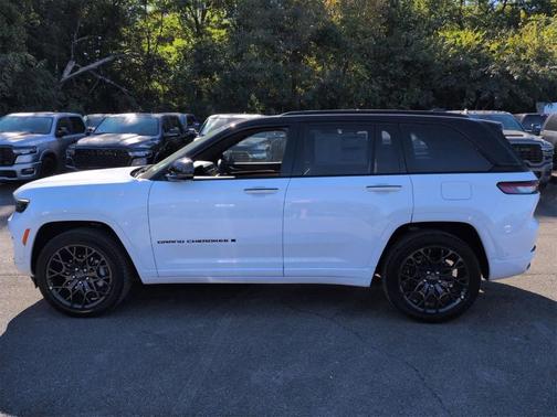 2025 Jeep Grand Cherokee Summit