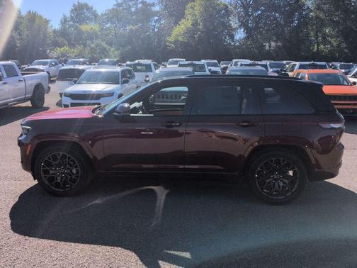 2025 Jeep Grand Cherokee Summit