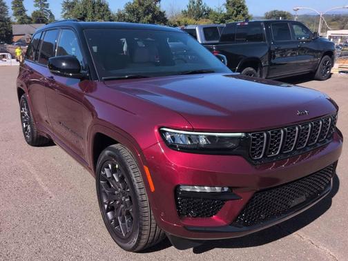 2025 Jeep Grand Cherokee Summit