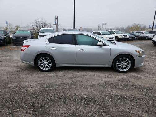 2010 Nissan Maxima SV