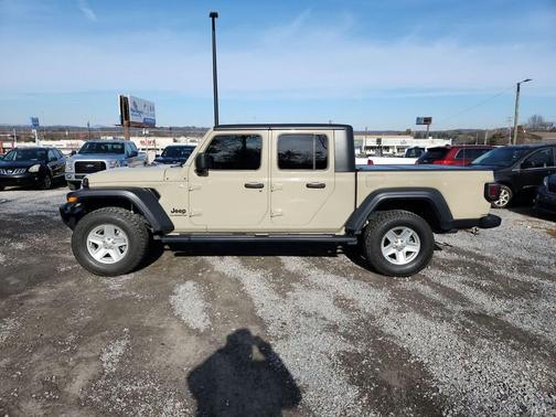 2020 Jeep Gladiator Sport