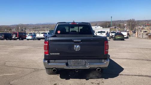 Photo 5 of 22 of 2020 RAM 1500 Laramie