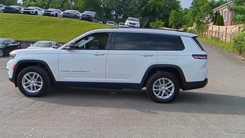 2022 Jeep Grand Cherokee L Laredo