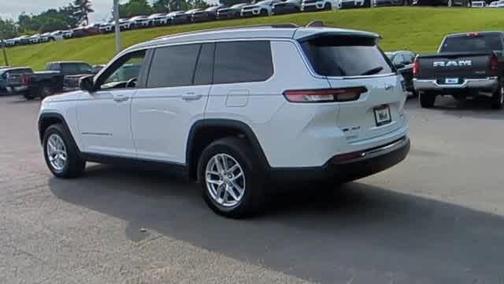 2022 Jeep Grand Cherokee L Laredo