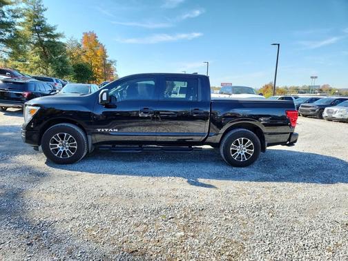 2024 Nissan Titan SV