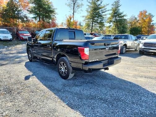 2024 Nissan Titan SV