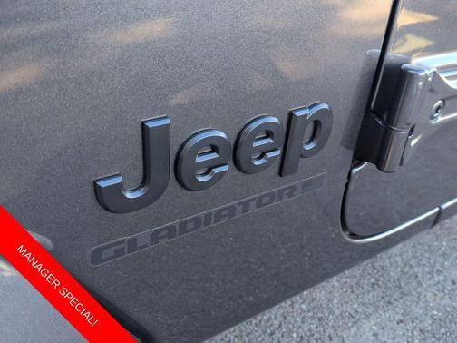 2026 Jeep Gladiator Sport
