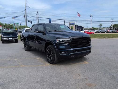 Patriot Blue Pearlcoat 2022 RAM 1500 Limited