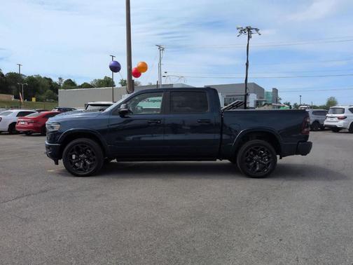 Patriot Blue Pearlcoat 2022 RAM 1500 Limited
